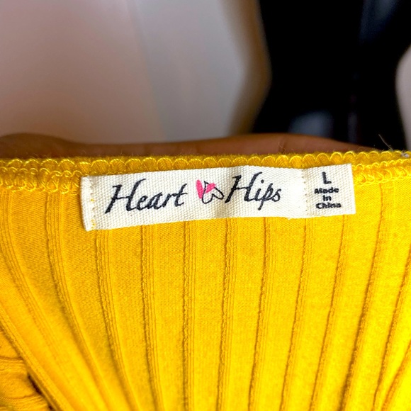 Vibrant yellow dress 🌼 - Picture 3 of 3